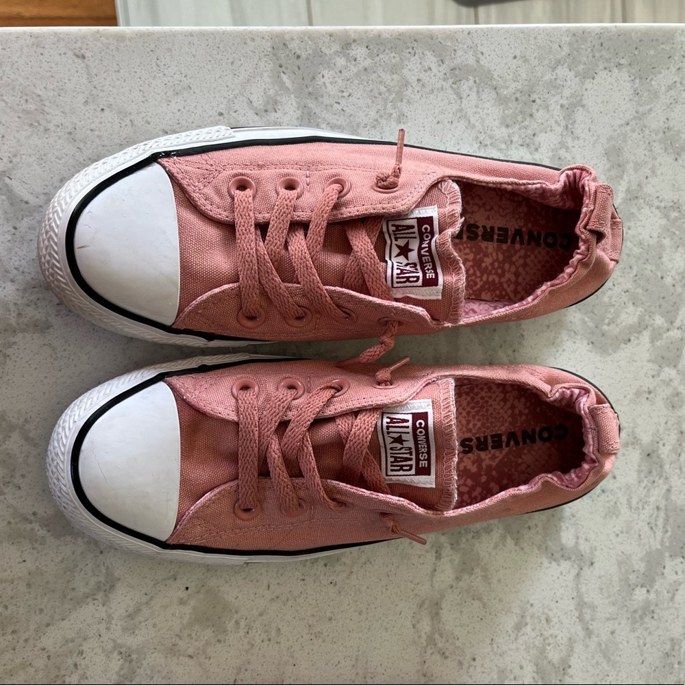 Converse chuck Taylor pink slip on size 9.5